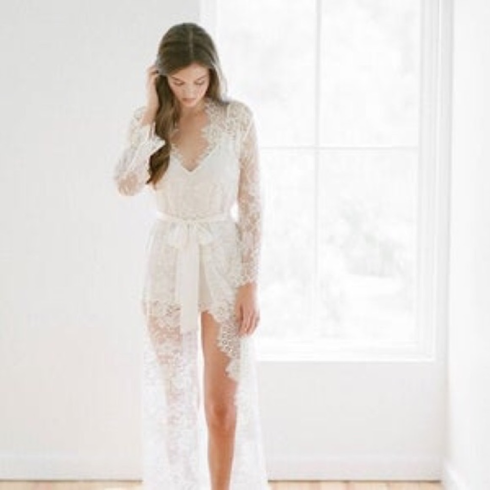 Lace robe - perfect for wedding day